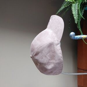 💚H & M Faux Suede Baseball Cap